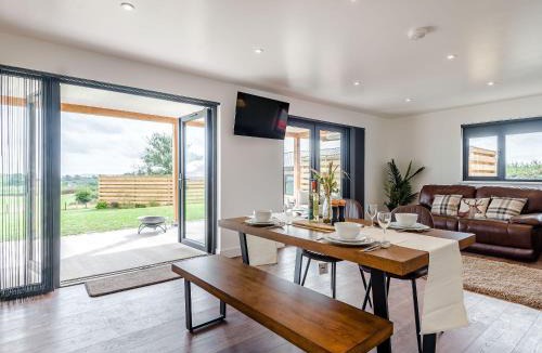Kington House | Bramley Lodge - Uk38384