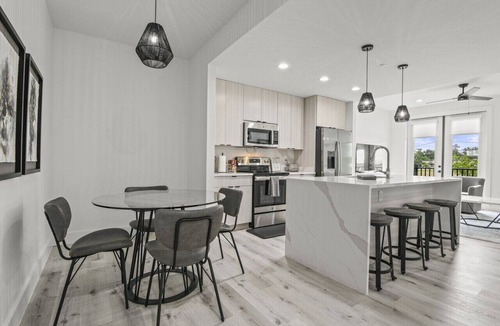 Gulfport Condo | Brand New 1 Bedroom Condo-Luxurious Waterfront Pool-Sleeps 4