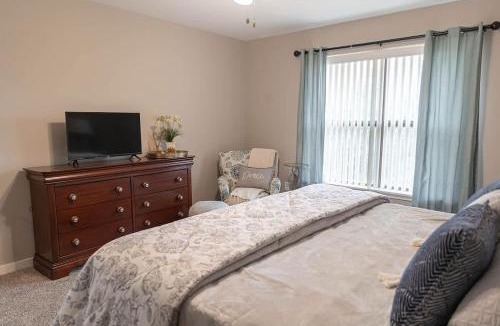 Loves Park House | Brand New 2 Bedroom with Office