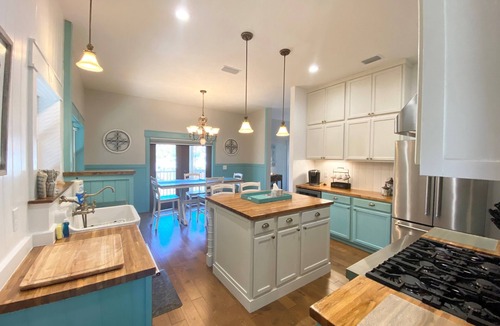 East End House | Brand New 3 Bedroom, Pet Friendly Amazing Bay View Home