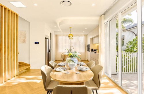 Nundah House | Brand-New 4BR Luxury Living Near Airport & Mall