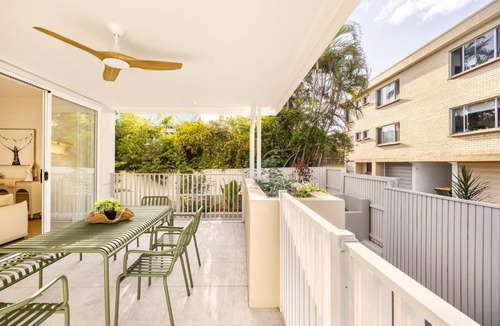 Nundah House | Brand-New 4BR Luxury Living Near Airport and Mall