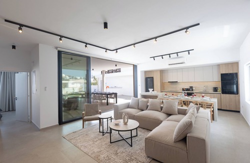 Ayia Napa Villa | Brand New, 5 Bedroom villa on Nissi Beach Avenue in Ayia Napa, Orea VIlla OR9