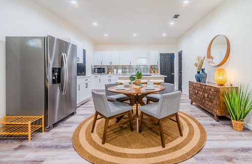 South Dallas - Fair Park House | BRAND NEW, 5 MIN to Downtown, Free Parking