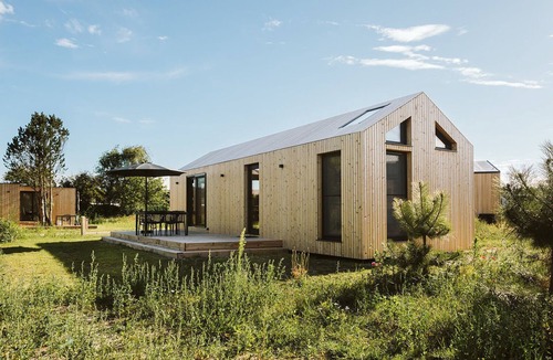 Ouddorp Ski Chalet | Brand new accommodation: made from the right stuff!