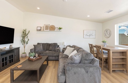 Winona House | Brand New air conditioned guest house in Flagstaff