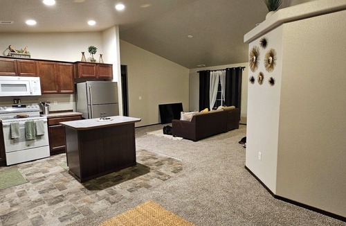 Umatilla House | Brand new charming 3-bedroom house with AC and WiFi in wonderful Umatilla