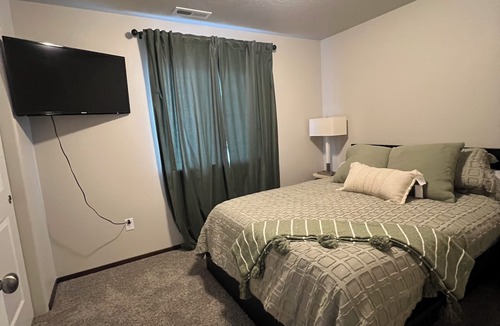 Umatilla House | Brand new charming 3-bedroom house with AC and WiFi in wonderful Umatilla