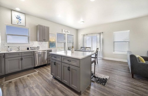 Twin Falls House | Brand New Construction 2 level townhome Central TF 899