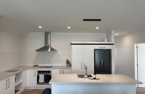 Wharewaka House | Brand New Cosy and Convenient Retreat in Taupo