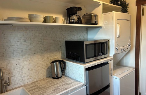 Sherman Oaks Apartment | Brand-new Craftsman Style Suite - upscale neighborhood close to cafés and shops.