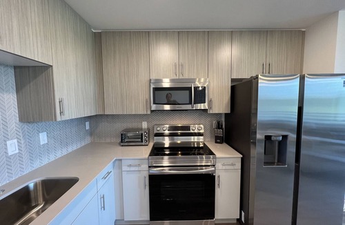 Central Sarasota Condo | Brand new deluxe Sarasota condo close to everything!
