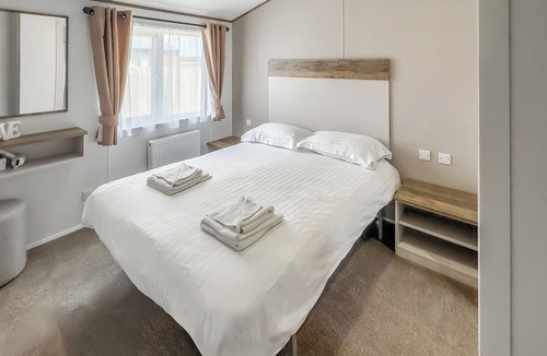 Newton Stewart Ski Chalet | Brand new for 2025. The Aurora lounge is comfortable and flexible.