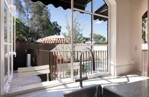 Mermaid Waters Apartment | Brand new guesthouse private mineral pool Mermaid Waters