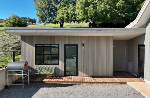 Dundee Cottage | Brand new lodging, perched high atop the Dundee Hills @ White Walnut Estate!