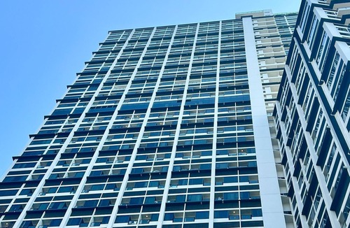 Rama 9 Condo | Brand new Loft-Style 1BR Rama 9 CBD Pool & Gym
