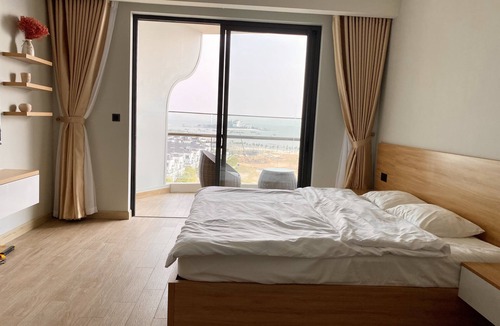 Ha Long Apartment | Brand new luxury condo with gorgeous balcony view to Ha Long Bay