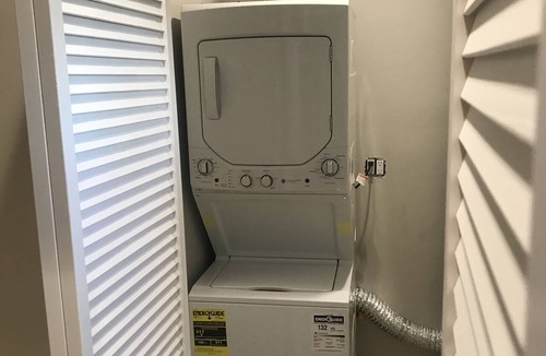 Canoga Park Apartment | Brand new luxury guest suit Including laundry room