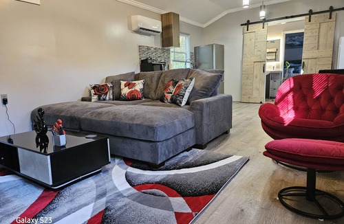 Athens House | Brand New Modern King Suite10mins from Downtown