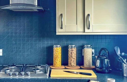 Clydebank Apartment | Brand New Scotland home 3rooms near Glasgow