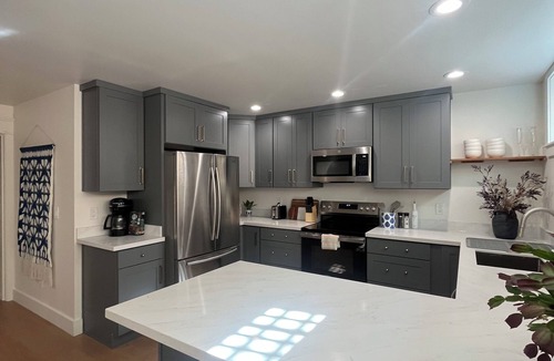 Alki House | Brand new separate apt from brand new house in Alki. Steps to water!