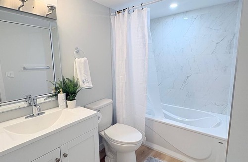 Okotoks House | Brand new spacious 2-bedroom walkout basement suite - Sunshine Oasis