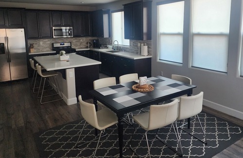 Davis House | Brand New Spacious 3 bedroom House, 2.5 miles away from UCD