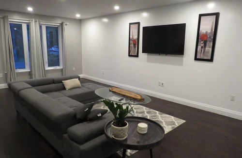 Innisfil Cottage | Brand New Spacious Cottage by Simcoe lake