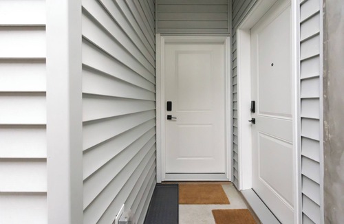 Langley Apartment | Brand New Studio Suite near Langley Events Centre