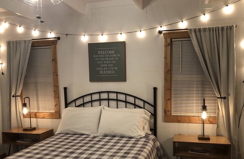 Edgemont Cottage | BRAND NEW! Tiny Cottage near Greers Ferry Lake~HillCreek Cabins
