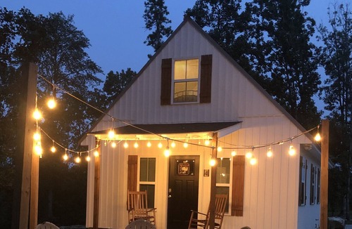 Edgemont Cottage | BRAND NEW! Tiny Cottage near Greers Ferry Lake~HillCreek Cabins