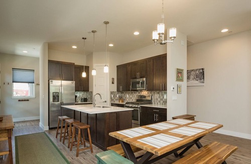 Purgatory House | Brand New Townhome Across from Purgatory - Great Views - Shuttle