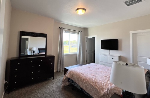 Kennewick House | Brand new townhome - fully furnished, close to local hospital