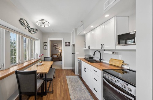 Montauk Condo | Brand Newly Renovated Resort Style One Bedroom Luxury Suite Simplex