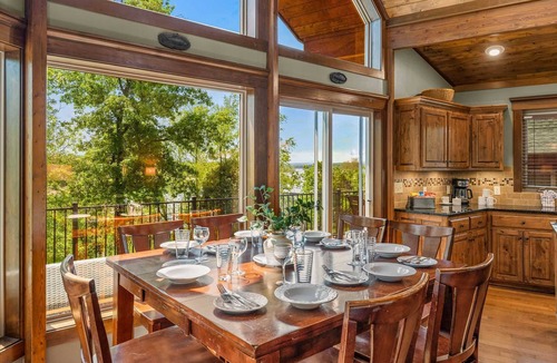Branson House | Branson Cabin with Huge Deck on Table Rock Lake - Walk down to the Lake -26