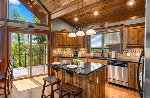 Branson House | Branson Cabin with Huge Deck on Table Rock Lake - Walk down to the Lake -26