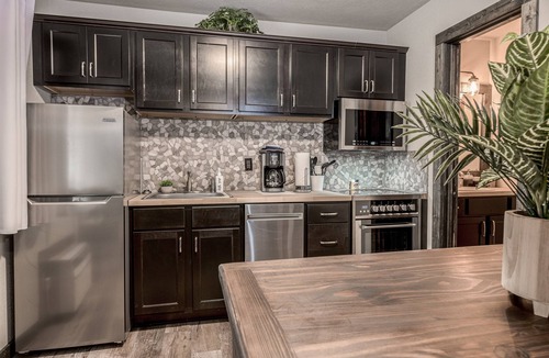 Branson Condo | Branson Group Retreat | Outdoor Games & Fire Pit
