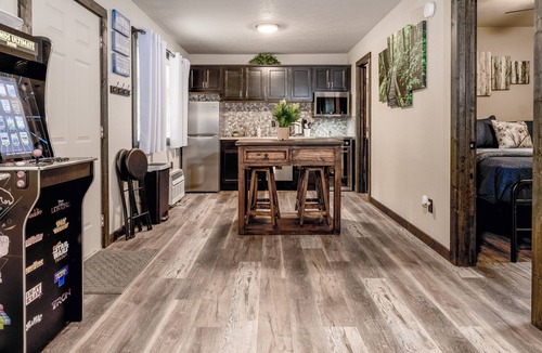 Branson Condo | Branson Group Retreat | Outdoor Games & Fire Pit