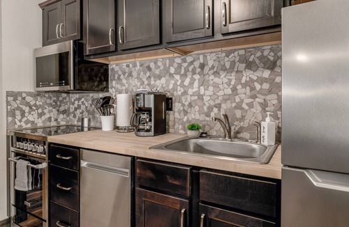 Branson Condo | Branson Group Retreat | Outdoor Games & Fire Pit