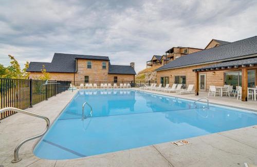 Table Rock House | Branson Log Cabin Near Silver Dollar City & Lake!