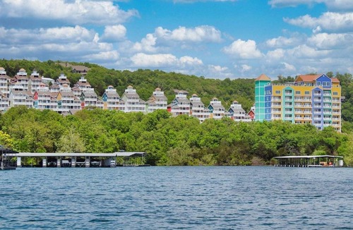 Branson Villa | Branson Nantucket 1BR Villa – Quiet Ozarks Retreat Near Attractions