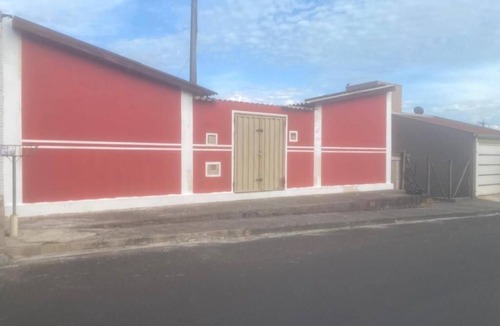 Capivari Apartment | Branyl Inn - Capivari City SP - Family Room with Shared Bathroom 1