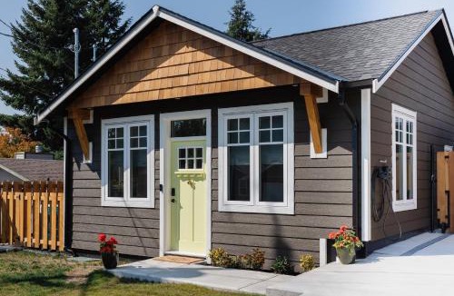 Campbell River House | Brass Apple Cottage