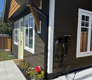 Campbell River House | Brass Apple Cottage