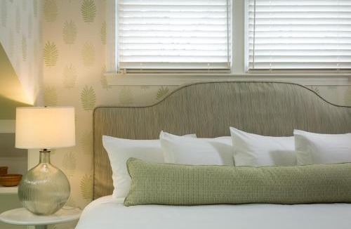 Nantucket Town Bed & Breakfast | Brass Lantern Inn