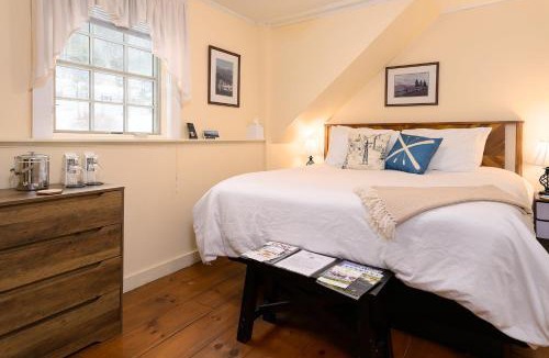 Stowe Bed & Breakfast | Brass Lantern Inn