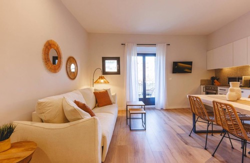 Barri Vell Apartment | Bravissimo Calderers El Llop, with river views