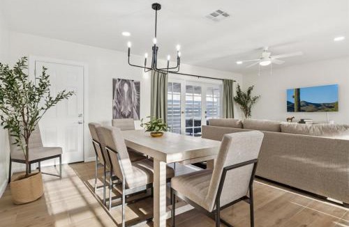 Sherwood Towne House | Bray House - Epic Shared Backyard - Pool - Games