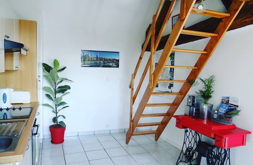 Paroisse Notre-Dame Cottage | Bread oven - Labeled lodging, less than 2 km from the center of Dole