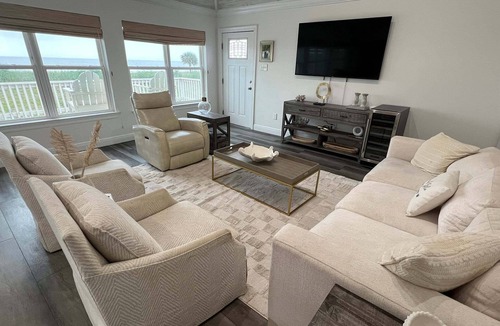 Grand Isle House | Breakaway - Beachfront - Island Realty